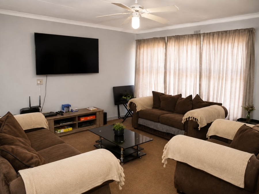 4 Bedroom Property for Sale in Flimieda North West